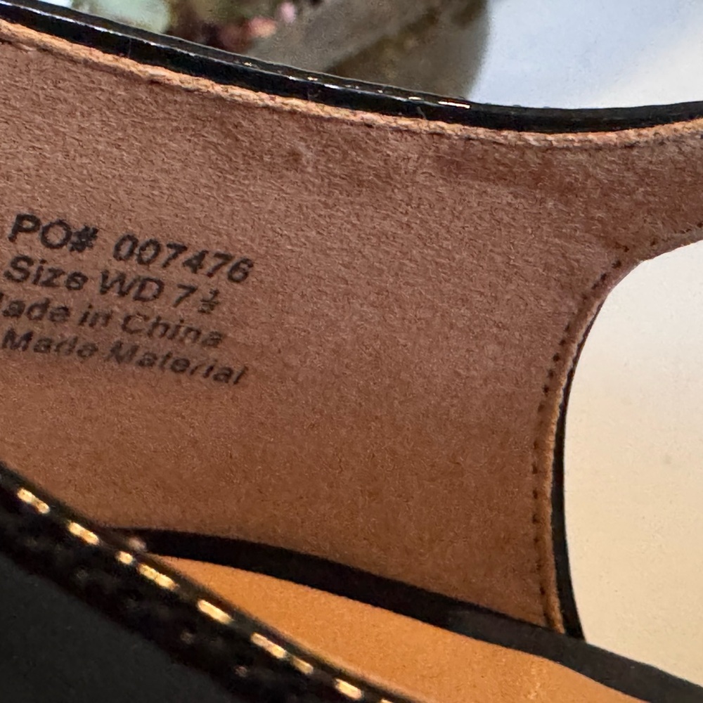 Journee Collection Black Patent Mary Jane Block Heel Pumps - Picture 5 of 7